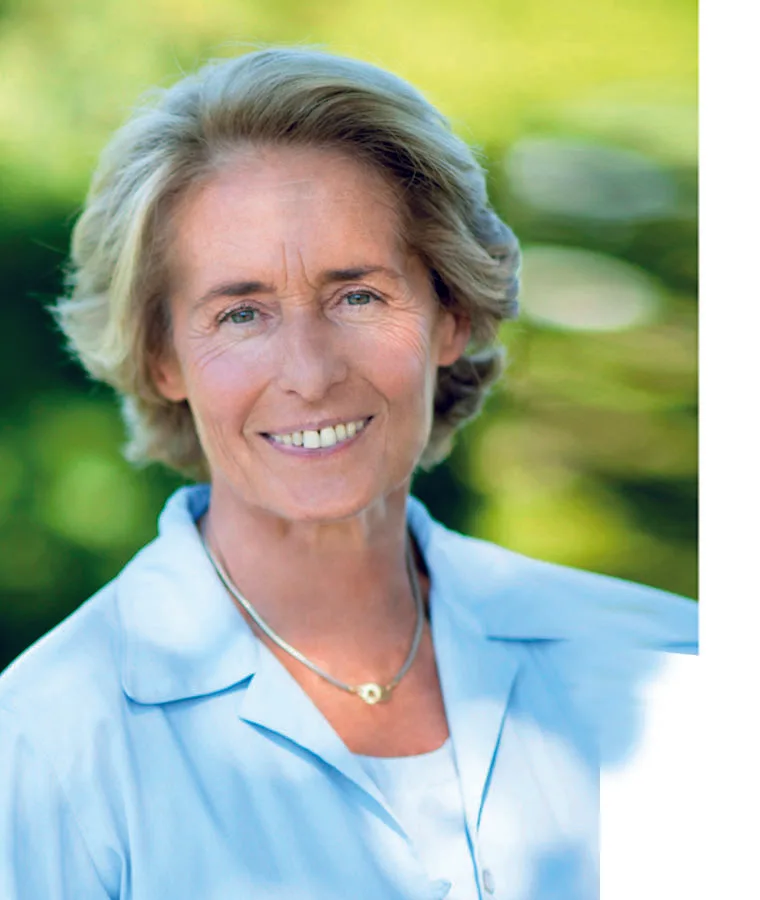 Caroline CAYEUX