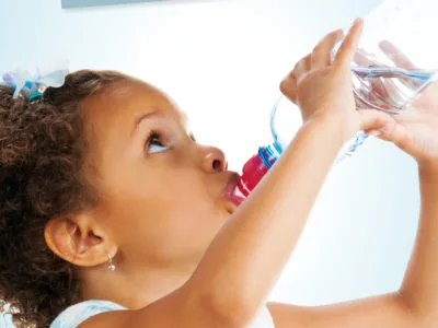 Redonner le goût de l'eau aux enfants