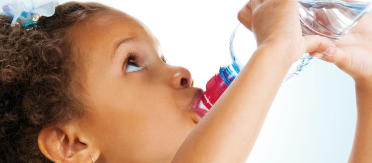 Redonner le goût de l'eau aux enfants